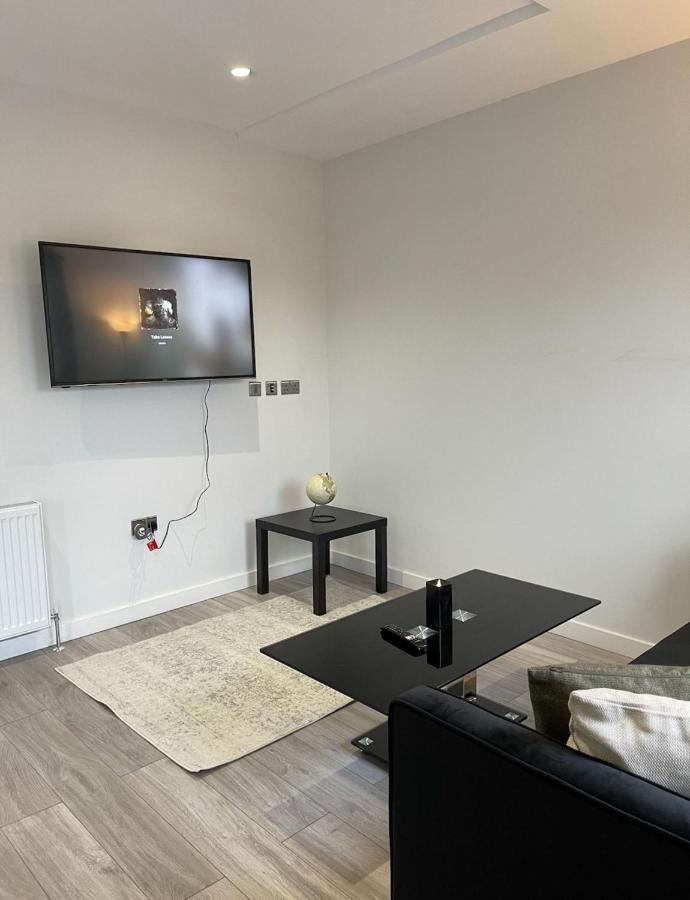 Stratford Apartment With Balcony London Eksteriør bilde